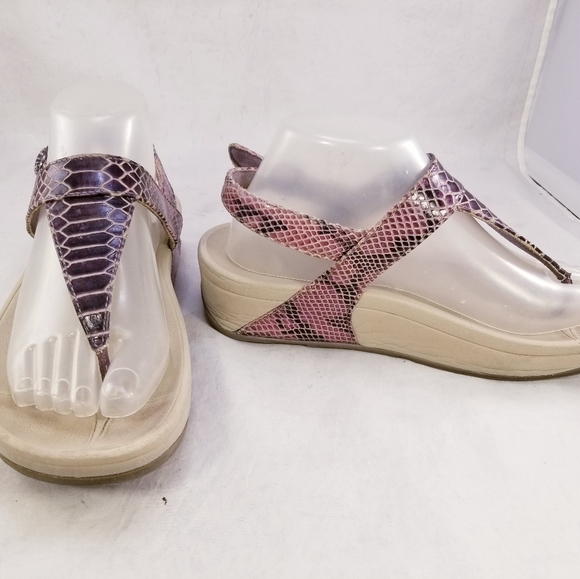 FITFLOP WOMEN THONGS FLIP FLOP SNAKE PRINTS SANDALS SIZE 8/39 - Picture 10 of 10